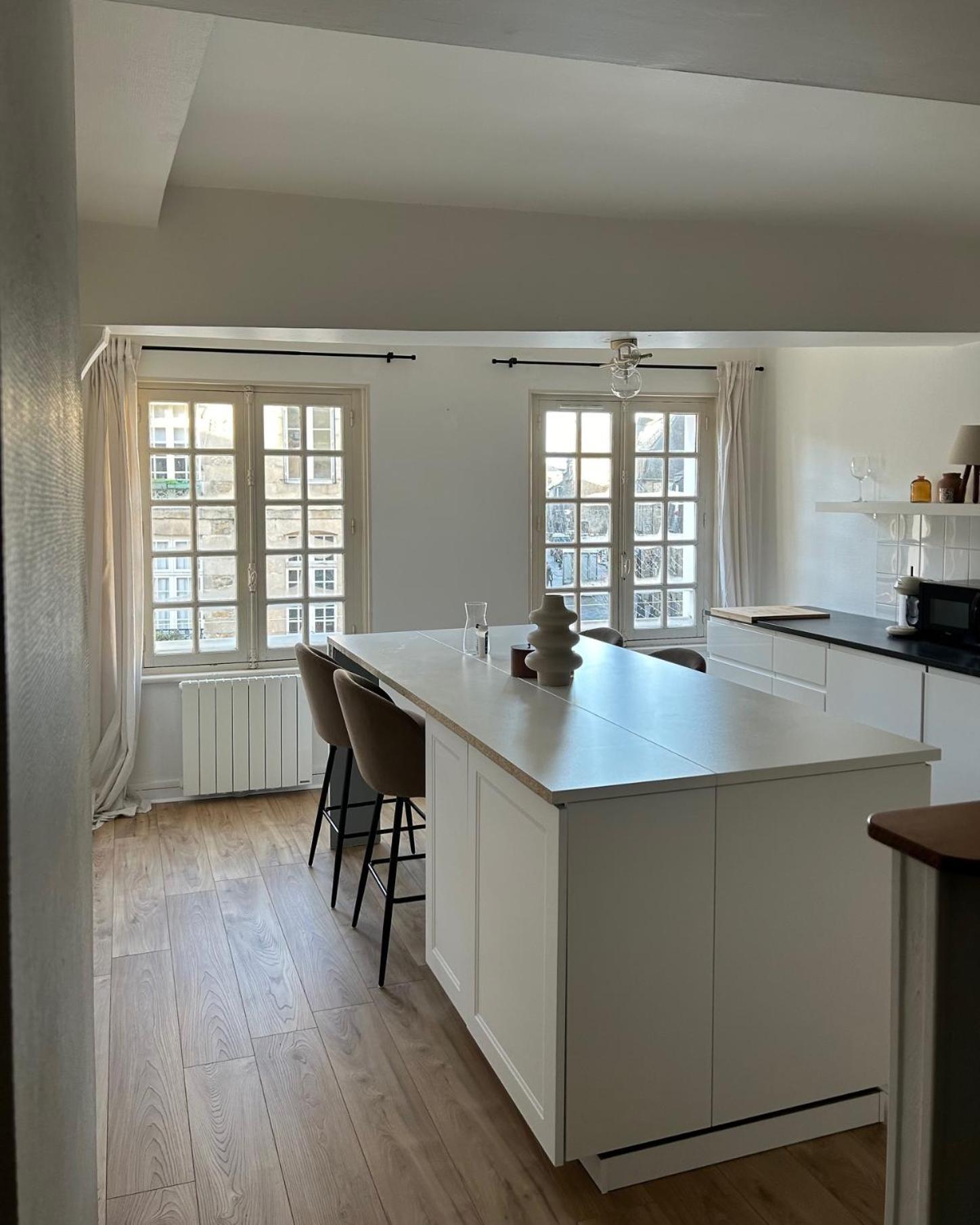 Spacieux Appartement Au Coeur Du Centre Historique De Dinan Ngoại thất bức ảnh